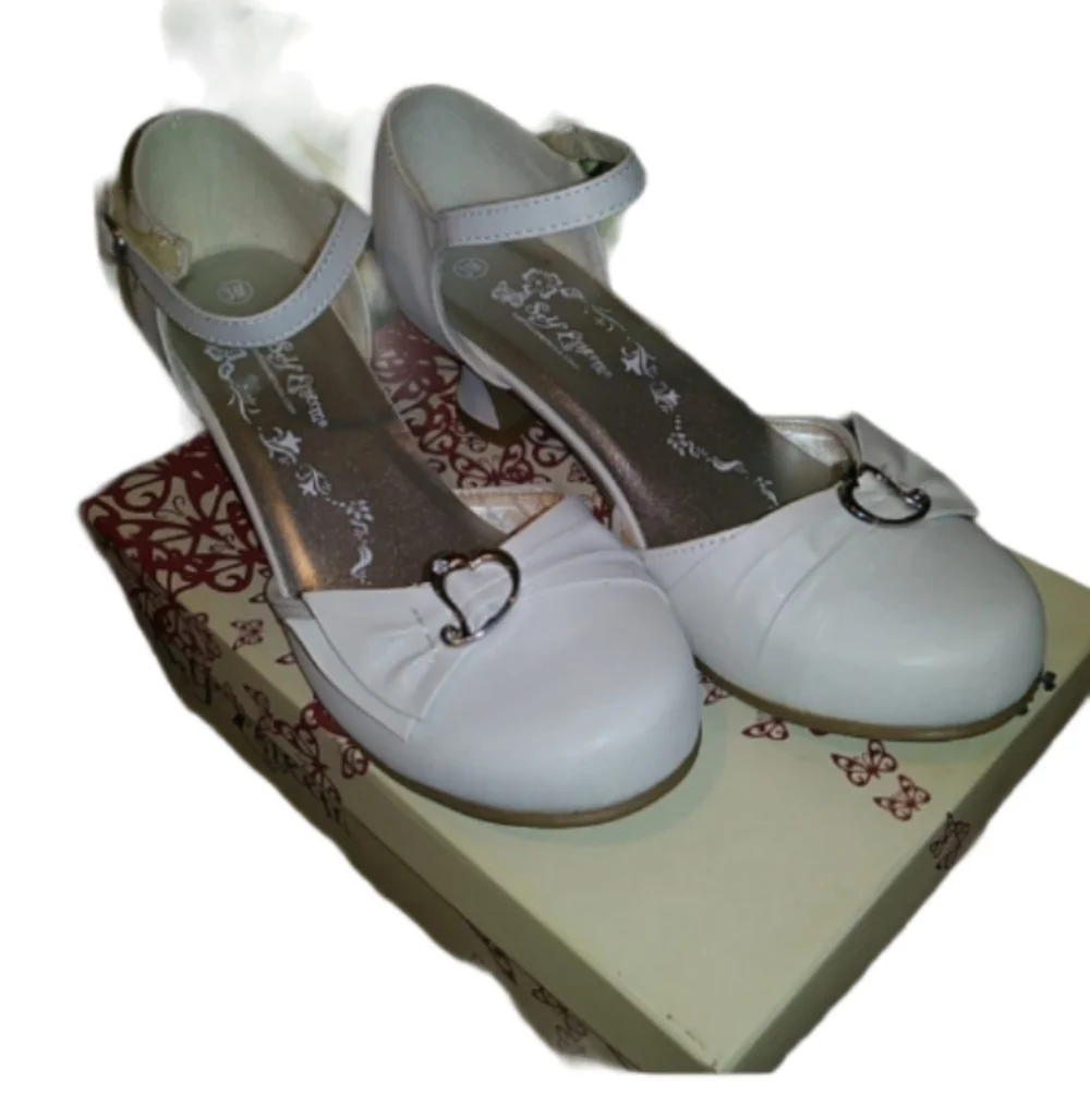 Self esteem white baby doll shoes size 3